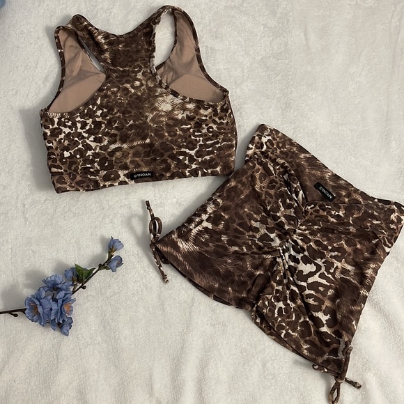 CANOAN | Women’s Leopard Print Athletic Set Ruched Bottoms Cut Out Top Size S - Picture 2 of 4